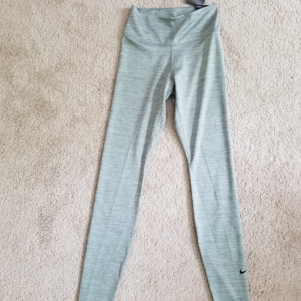 Nike One Tight Fit Leggings